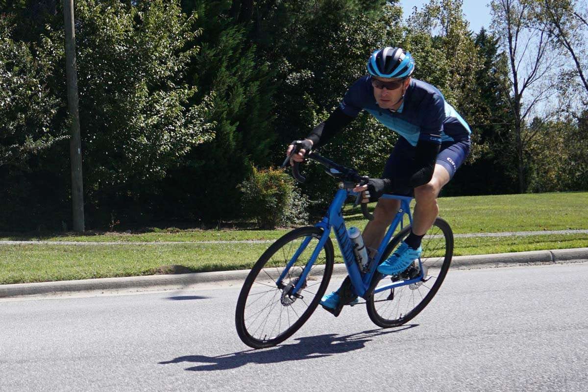 Recensione: la bici da strada Canyon Endurace va a lungo sul comfort,  mantiene la velocità - Anguria Bike